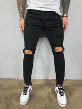 Men’s Ripped Skinny Jeans: Streetwear Style for the Modern Guy