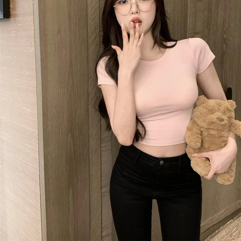 Effortless Women’s Summer Fashion: Y2K Style Crop Top Tee Shirt