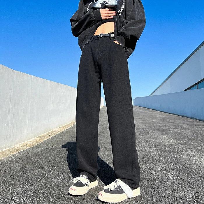 Classic and Cool: Men’s Vintage Straight Jeans for Everyday Wear